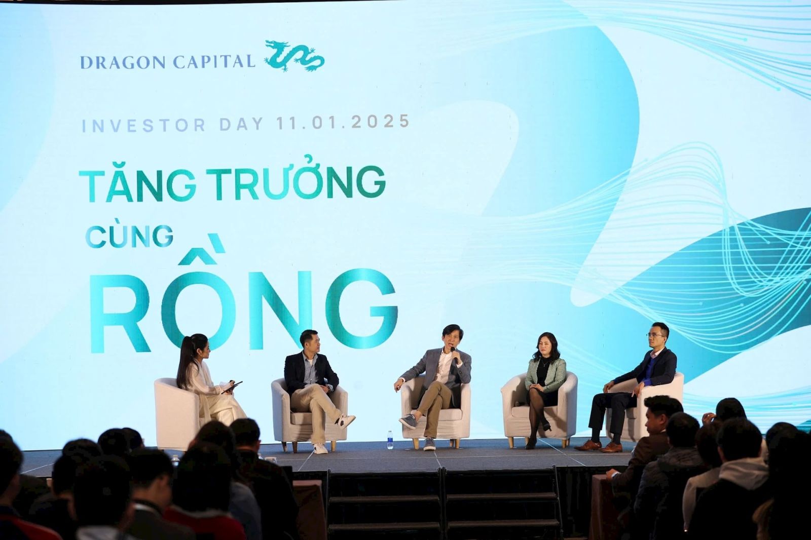 Xu Hướng Đầu Tư Năm 2025: Đâu Là Kênh Hiệu Quả Nhất?
